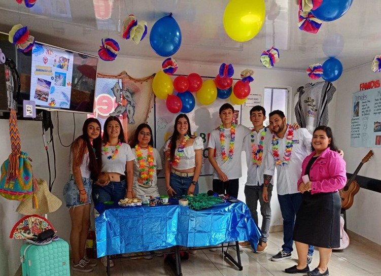 Jóvenes y Adultos (13+)
